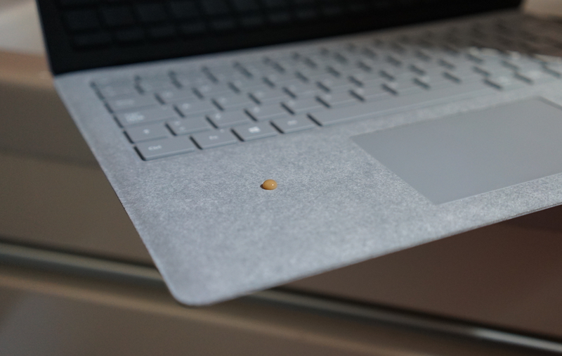 Después, una de café con leche de soja, sin azúcar. Los líquidos ni siquiera se expanden. Foto: Gizmodo